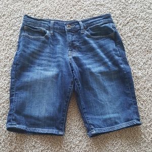 Used Women's Lucky Brand Bermuda Shorts size 4